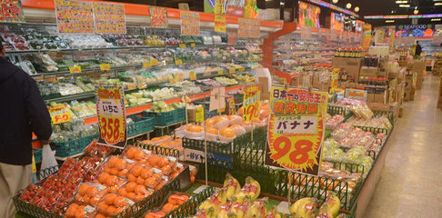 日企引入新系統(tǒng) 游客掃碼可獲取商品中英文信息